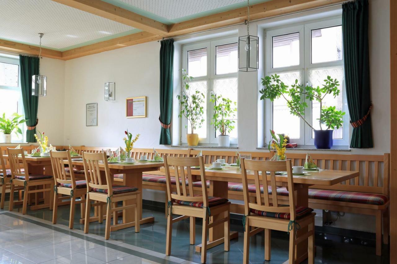 Weinstube Schwalbennest Hotell Karlstadt Exteriör bild