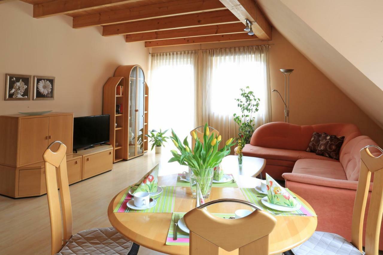 Weinstube Schwalbennest Hotell Karlstadt Exteriör bild
