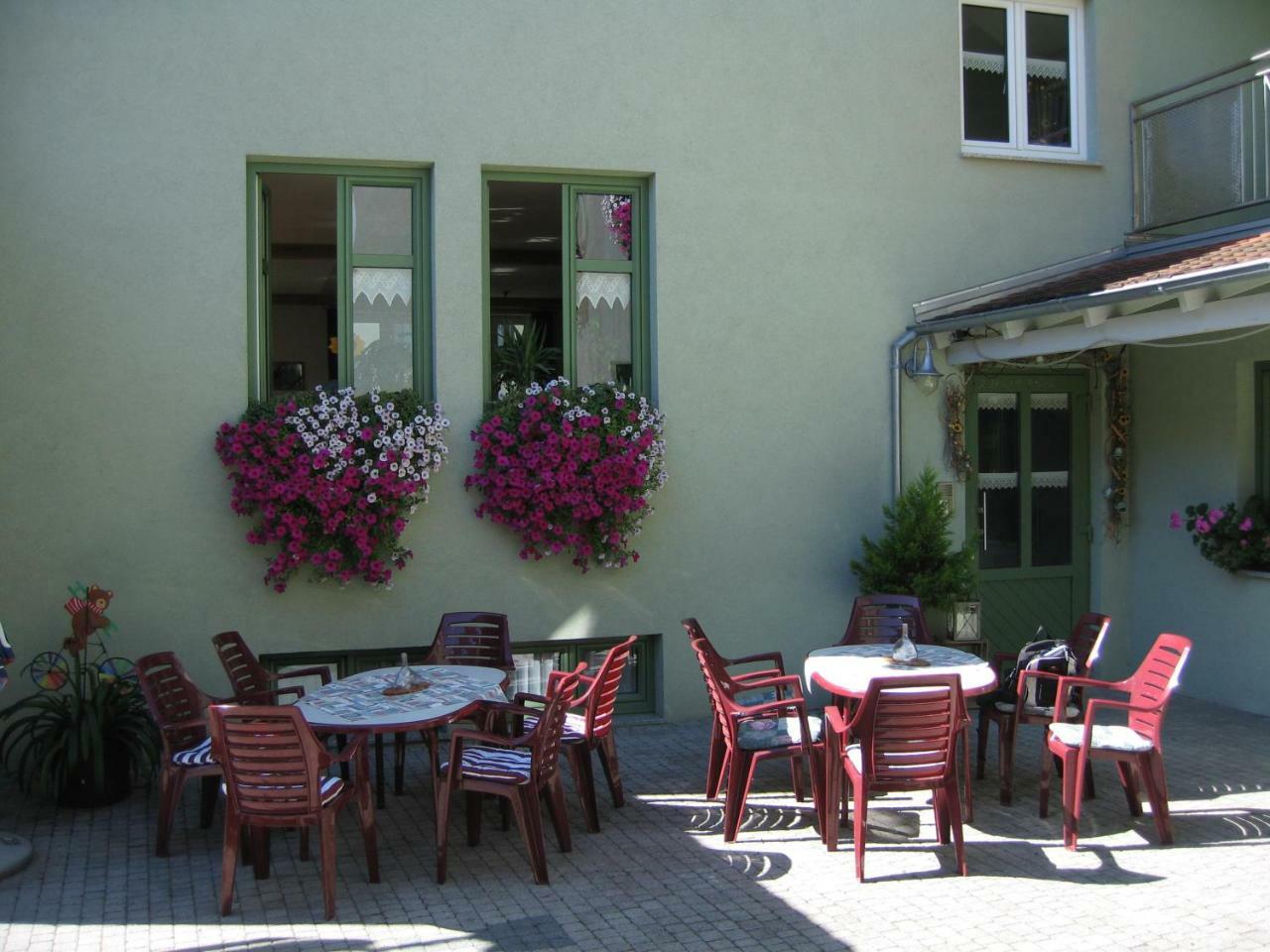 Weinstube Schwalbennest Hotell Karlstadt Exteriör bild