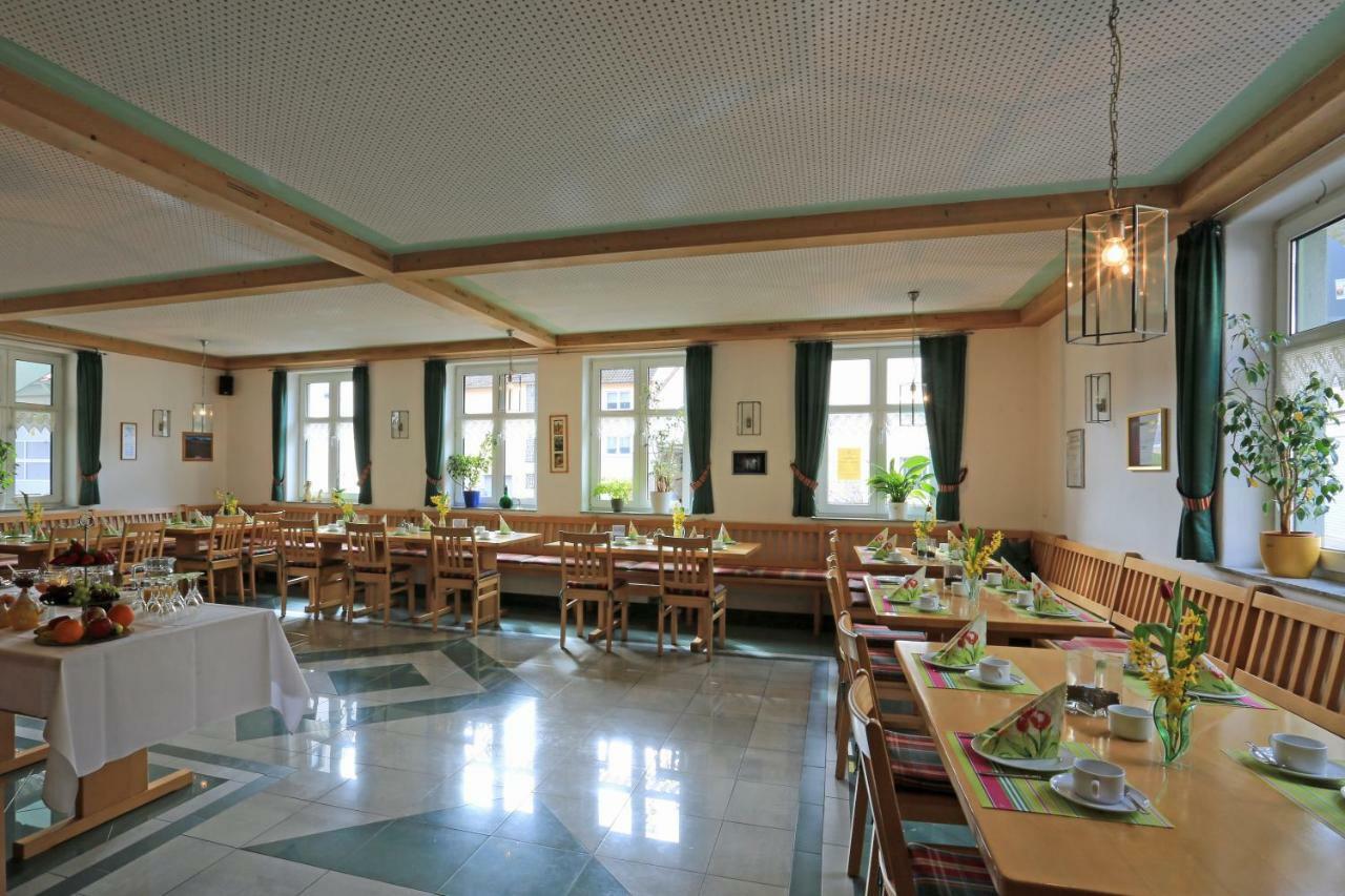 Weinstube Schwalbennest Hotell Karlstadt Exteriör bild