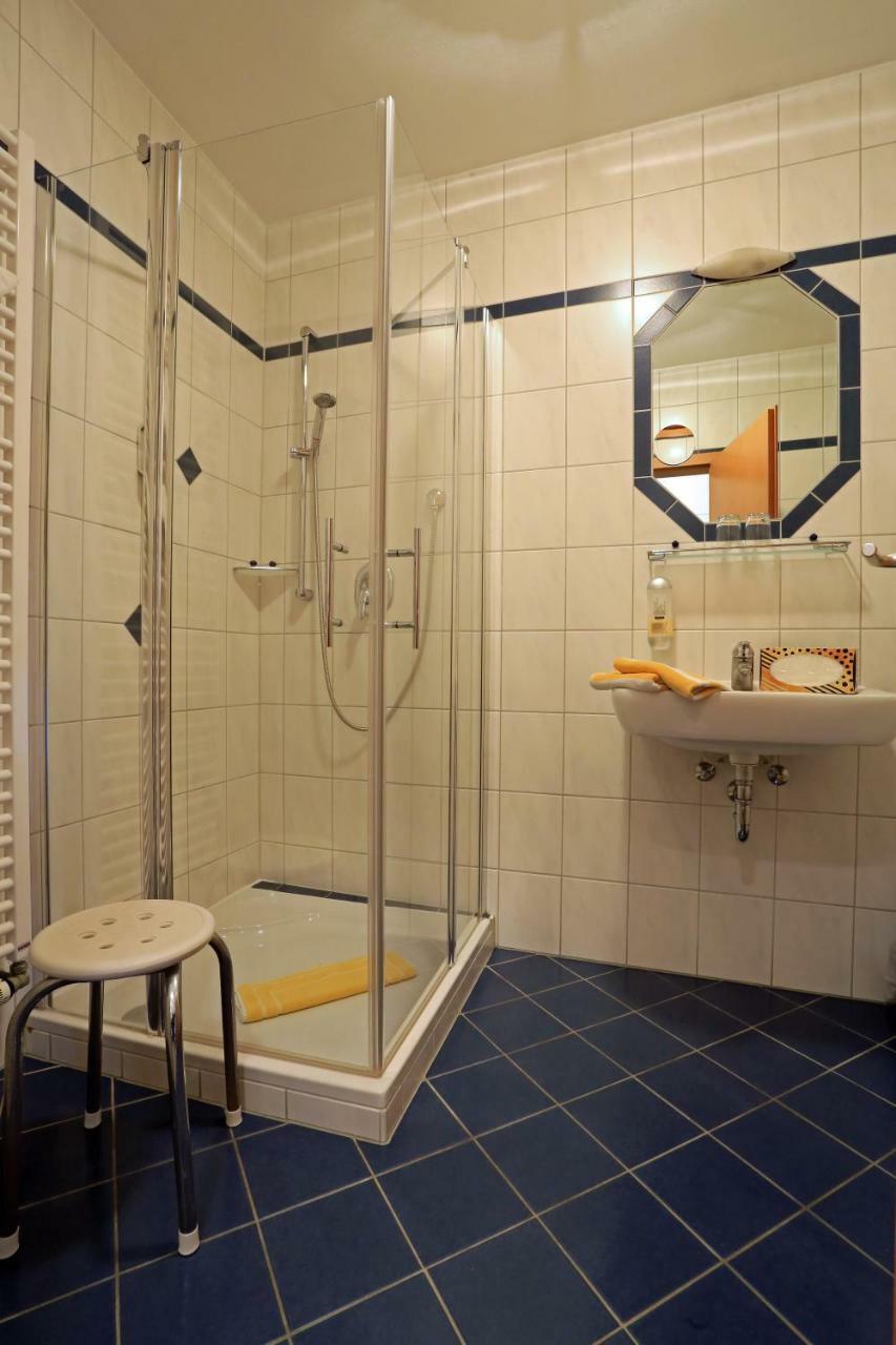 Weinstube Schwalbennest Hotell Karlstadt Exteriör bild