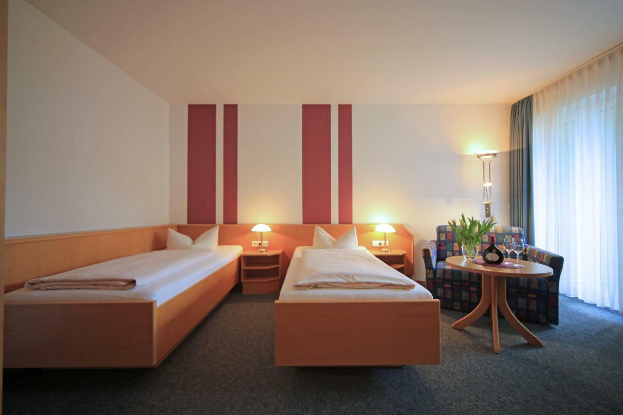 Weinstube Schwalbennest Hotell Karlstadt Exteriör bild